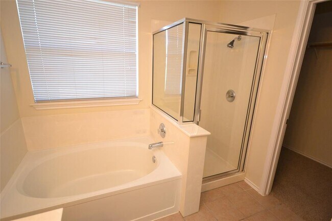 Building Photo - 114 Washington Square Dr