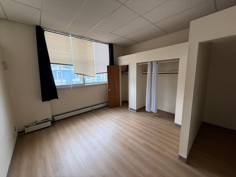 Building Photo - 181 Main St