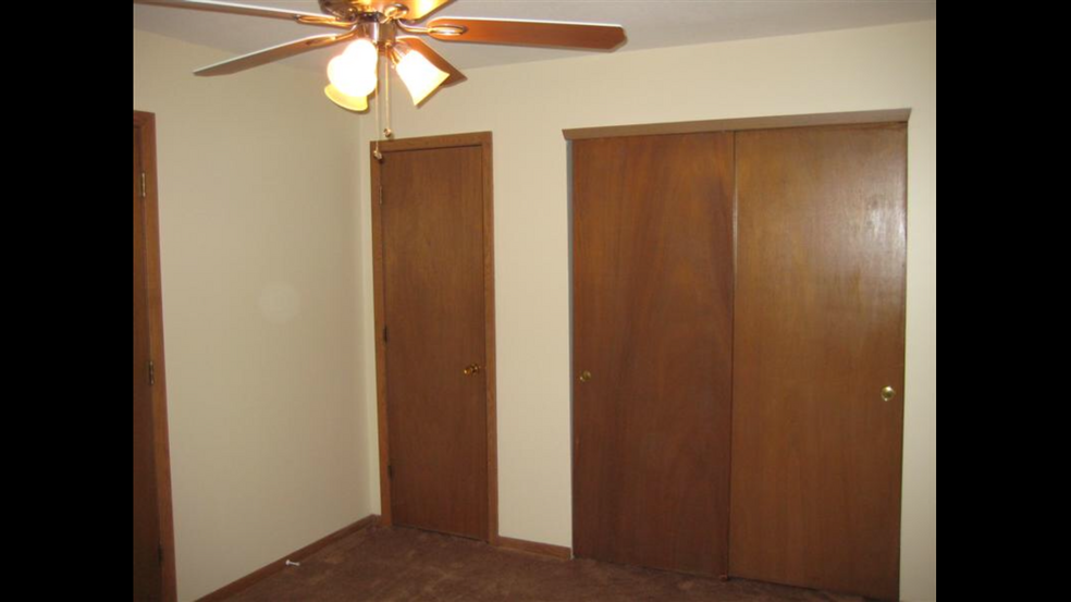 Bedroom - 2194 Dale St N