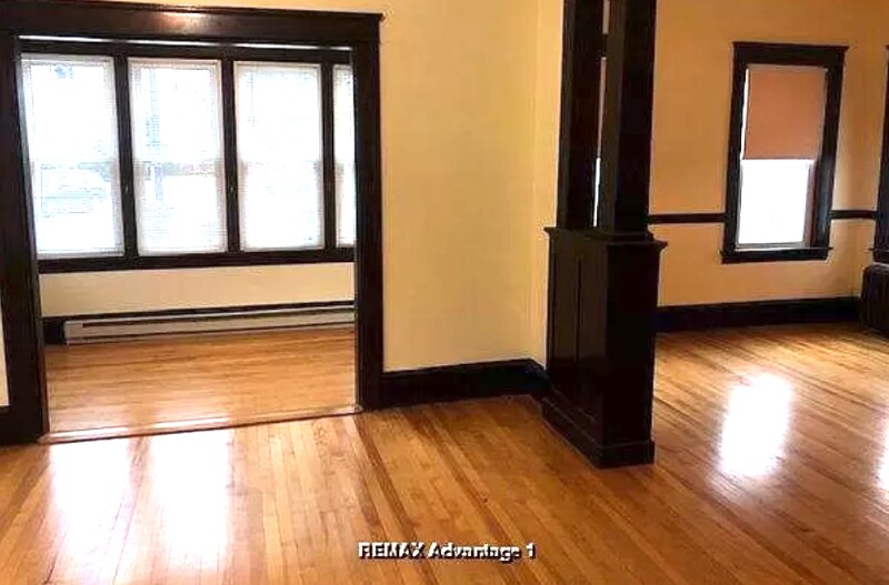 Building Photo - 996 Pleasant St