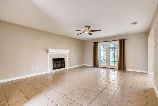 Building Photo - 11934 Rosethorn Dr