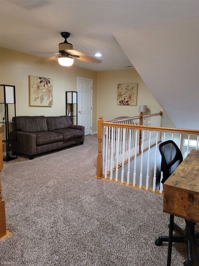 Building Photo - 3 br, 2.5 bath Townhome - 3816 Taft Ave