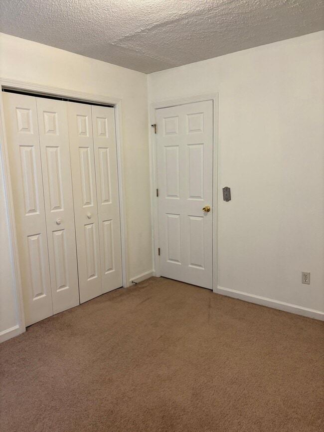 Building Photo - 1460 Crowndale Dr