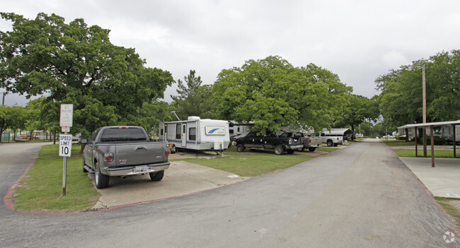 Building Photo - Lakeview RV Park Moble Home Park