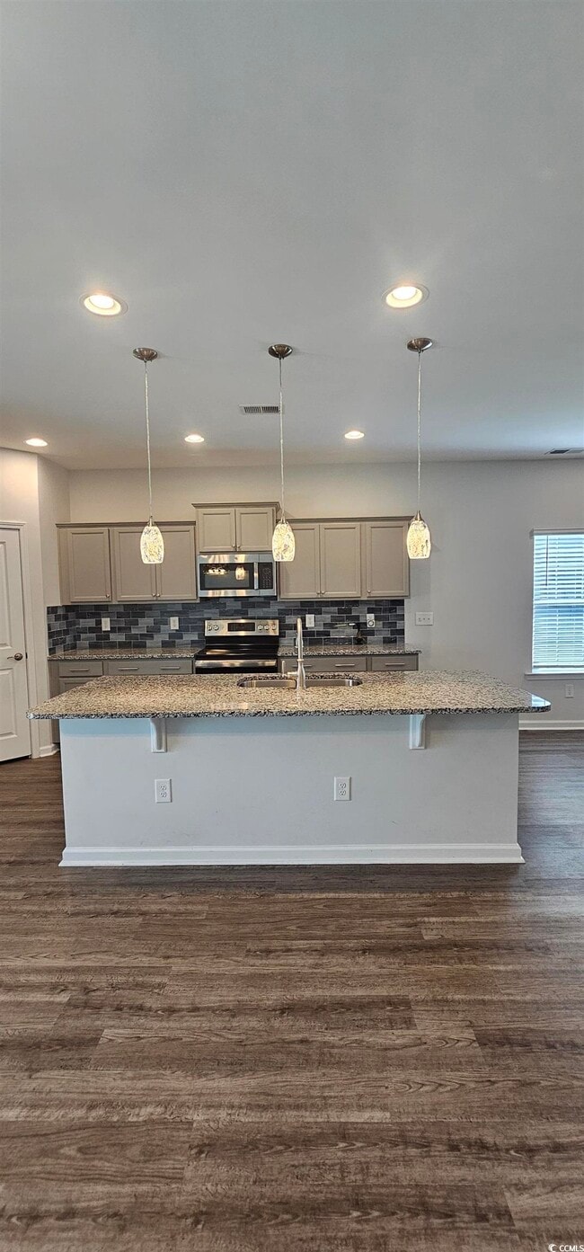 Building Photo - 5039 Gladstone Dr