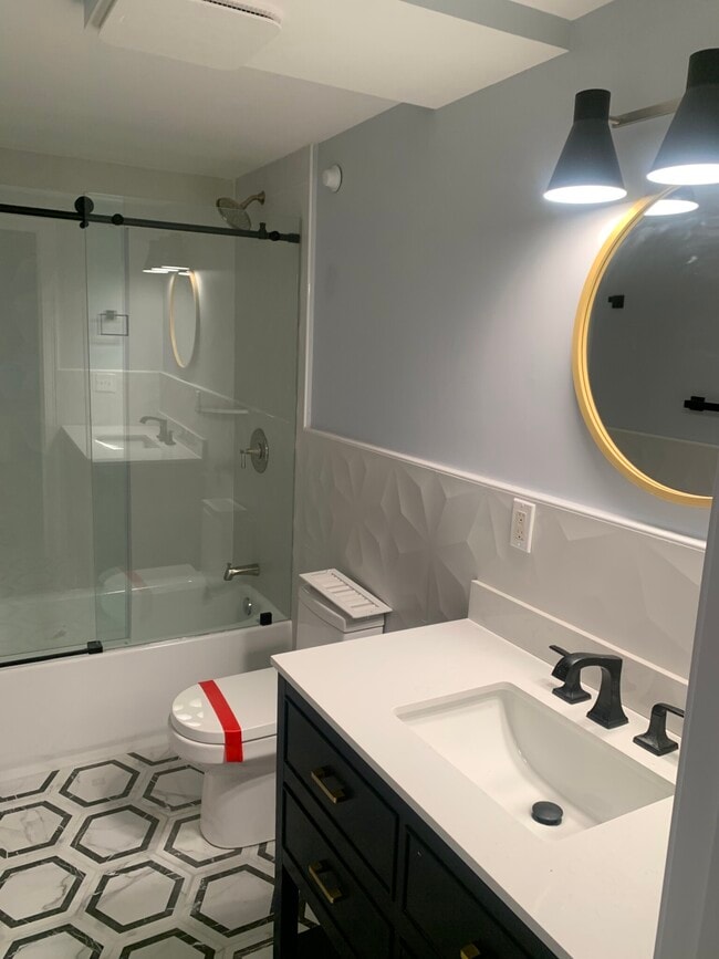 Building Photo - 32 Cameron Ave