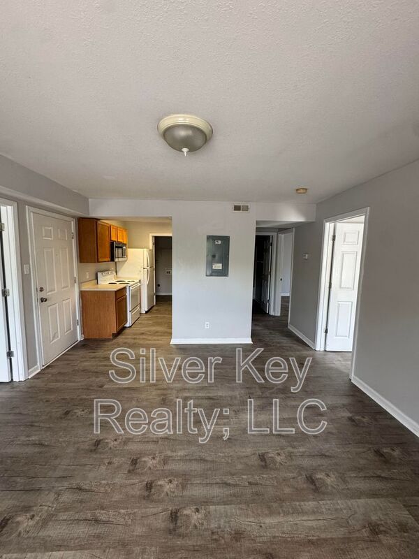 Building Photo - 268 Willow Creek Drive