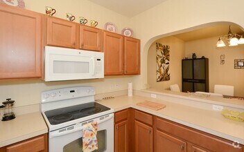 Building Photo - Lakeside Village Townhouse 2 Bedroom  2.5 ...