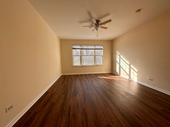 Building Photo - 437 Pine Lake Cir