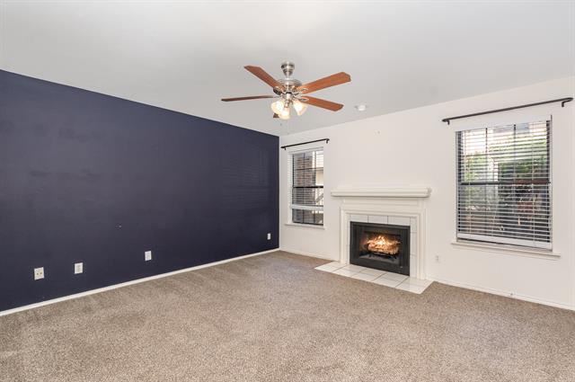 Building Photo - 8750 Park Ln