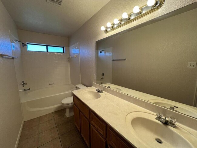 Building Photo - 3706 Dustin Ct