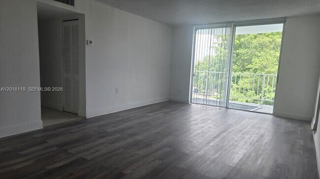 Building Photo - 492 NW 165th St