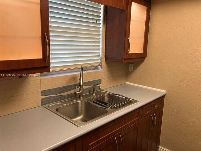 Building Photo - 8500 SW 109th Ave