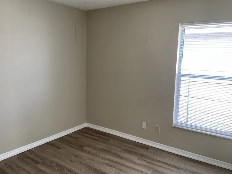 Building Photo - 1624 Elmstead Ct