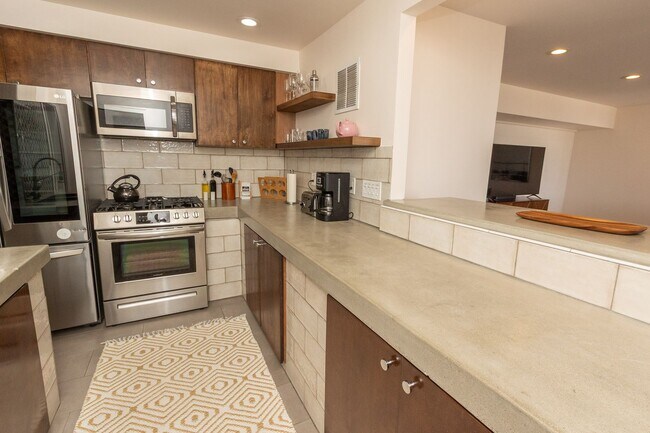 Building Photo - Spectacular Furnished 4 Bedroom/ 3 Bath Mid-Century Modern Retreat in Encinitas