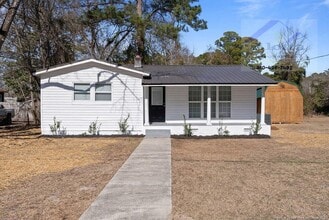 Building Photo - 1315 Cade Hill Ave