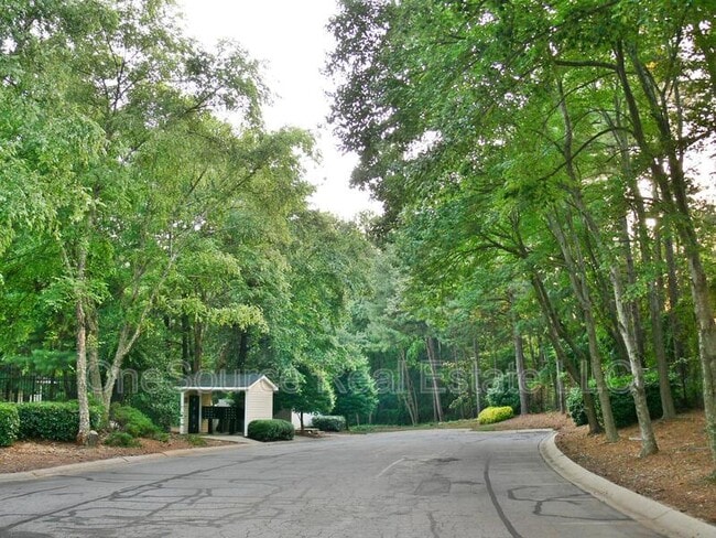 Building Photo - 1709 Augusta Dr