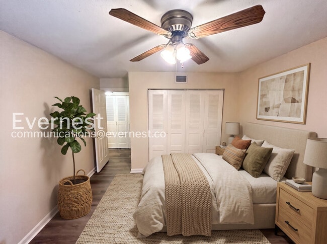 Building Photo - 2-Bed/2-Bath Home/Available Now!