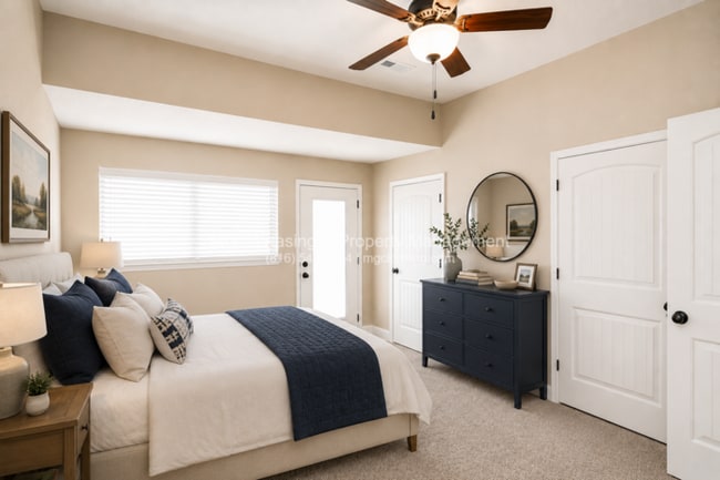 Building Photo - Eagle Creek Townhome — Main-Floor Primary Suite
