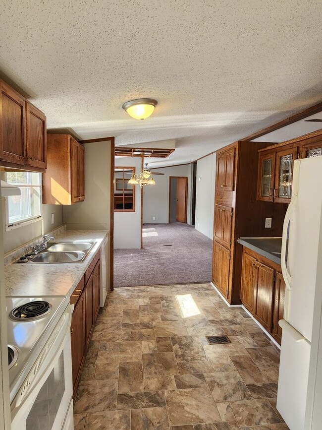 Building Photo - 7965 E Oglethorpe Hwy