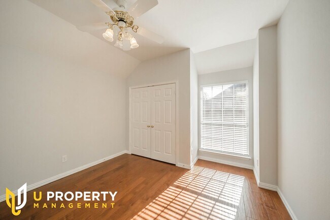 Building Photo - Dont Miss this pretty home in Plano!