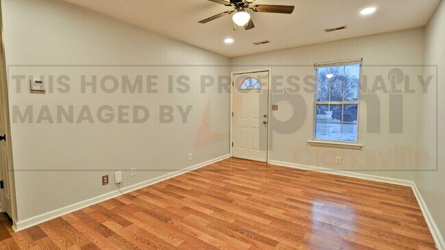 Building Photo - 1042 Waterford Cir