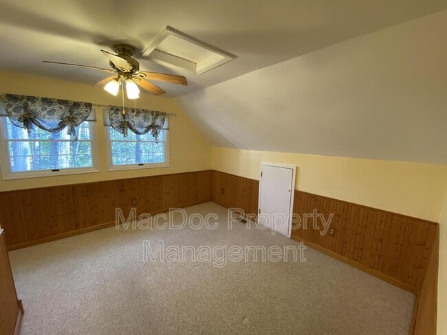 Building Photo - 549 Harrison Cir