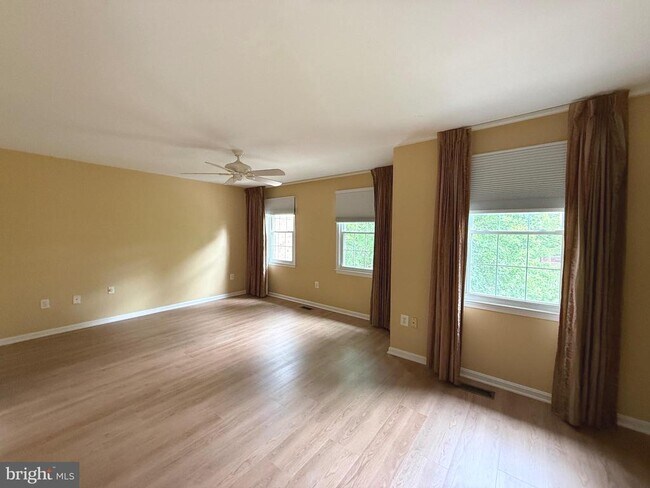Building Photo - 7230 Taveshire Wy