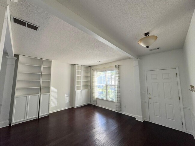 Building Photo - 527 Mullein Trace