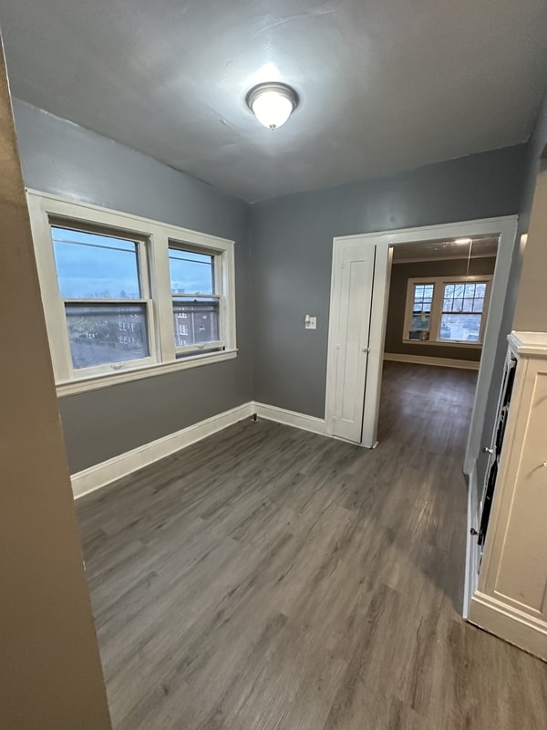 Building Photo - 1442 W 101st St