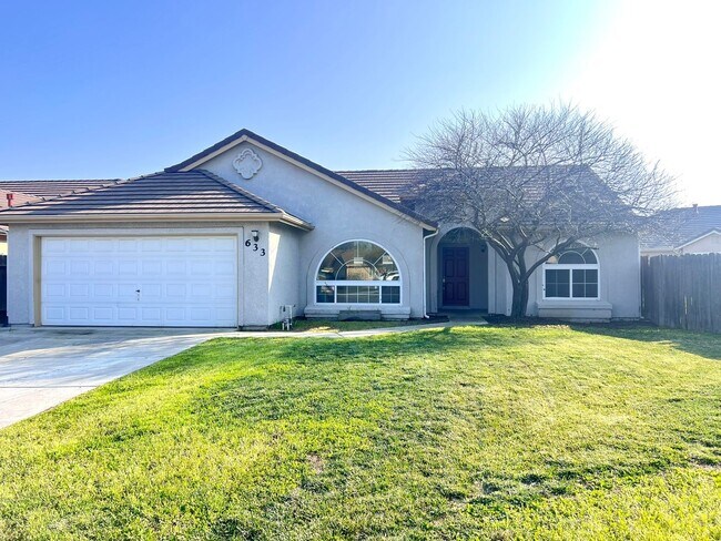 Building Photo - 633 Langley Ct