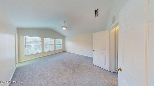 Building Photo - 8498 Climbing Ivy Trail S