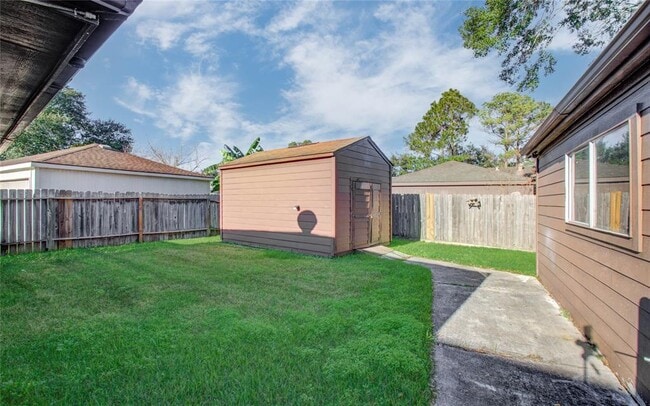 Building Photo - 11527 Sagewillow Ln