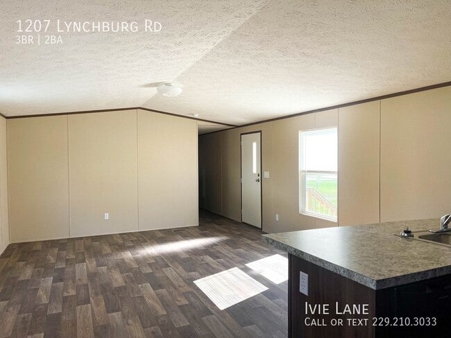 Building Photo - 1207 Lynchburg Rd