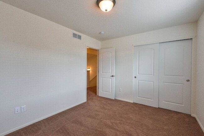 Building Photo - 476 Havenbrook Dr