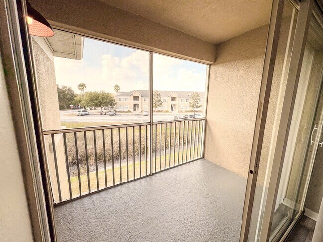 Building Photo - Spacious renovated 3-Bed, 2-Bath in VOB Riverview