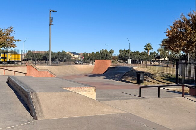 Building Photo - 3Bed/2Bath Home at Cotton Ln/Greenway Rd! $399 MOVE-IN SPECIAL! Ready for Immediate Move-In!