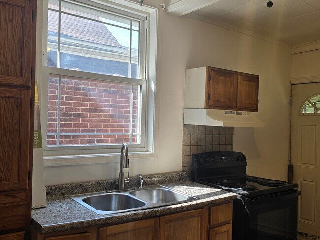 Building Photo - 232 W 111th Pl
