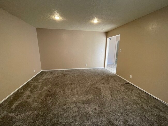 Building Photo - Pittsburg 3 bed/2 bath single family house for rent