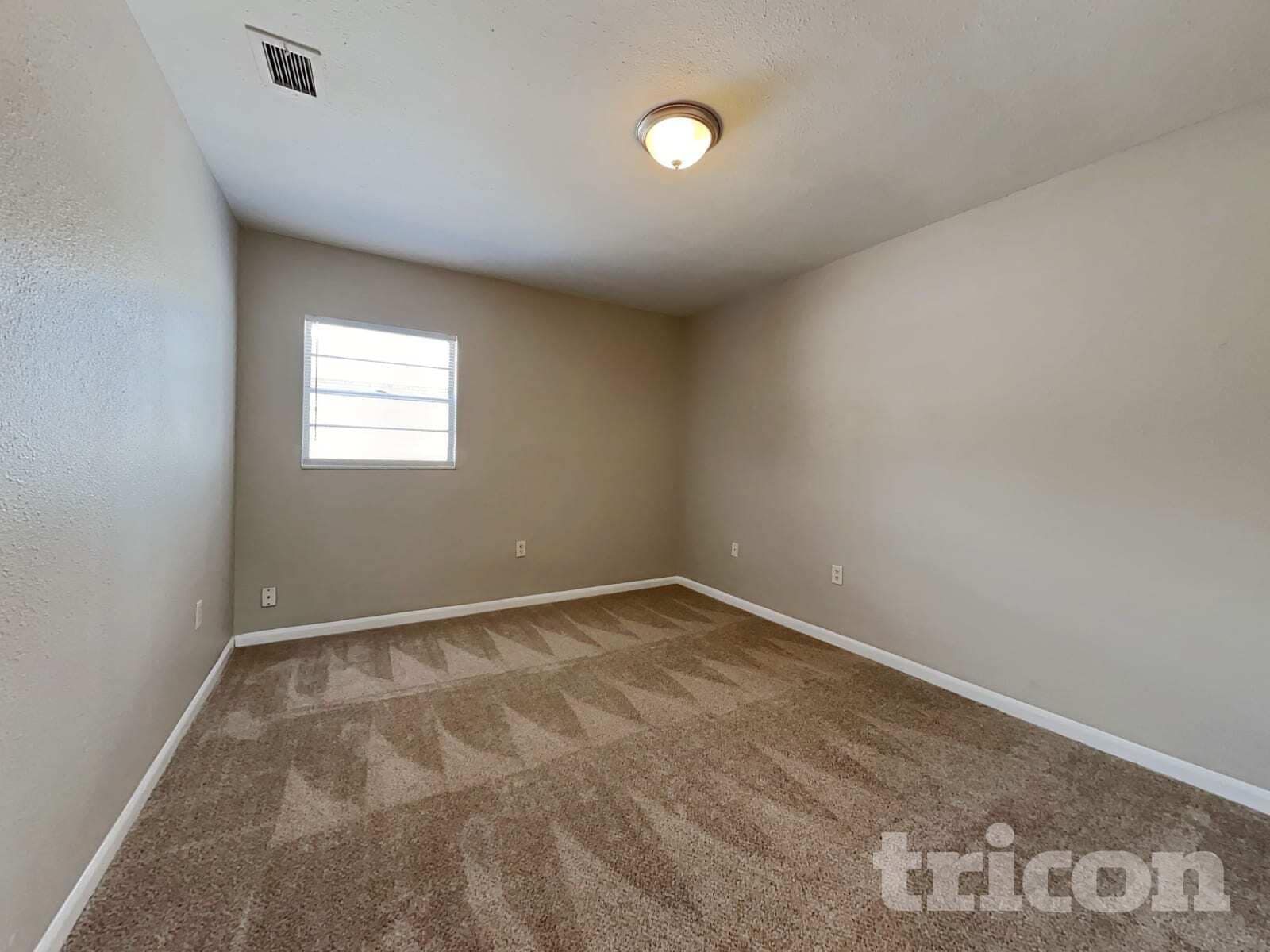 Building Photo - 1408 Highview Rd