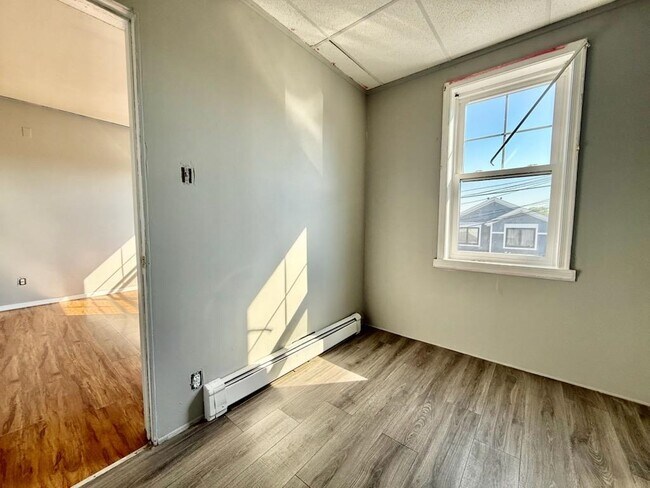 Building Photo - 341 Lembeck Ave