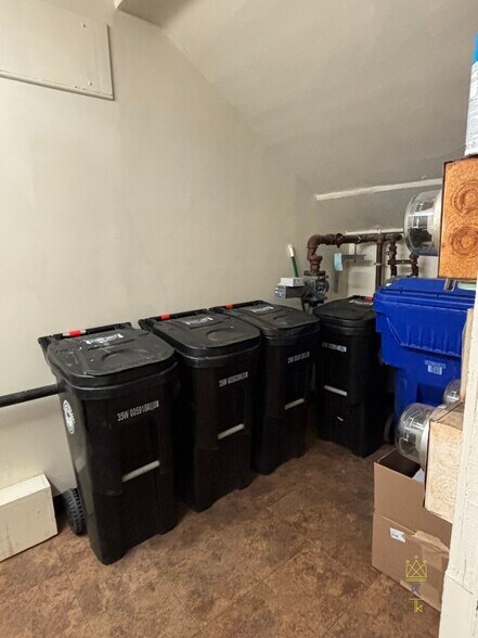 Building Photo - 199 Winthrop Rd