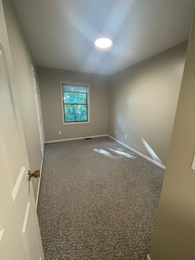 Building Photo - 230/232 Brookridge Ct.