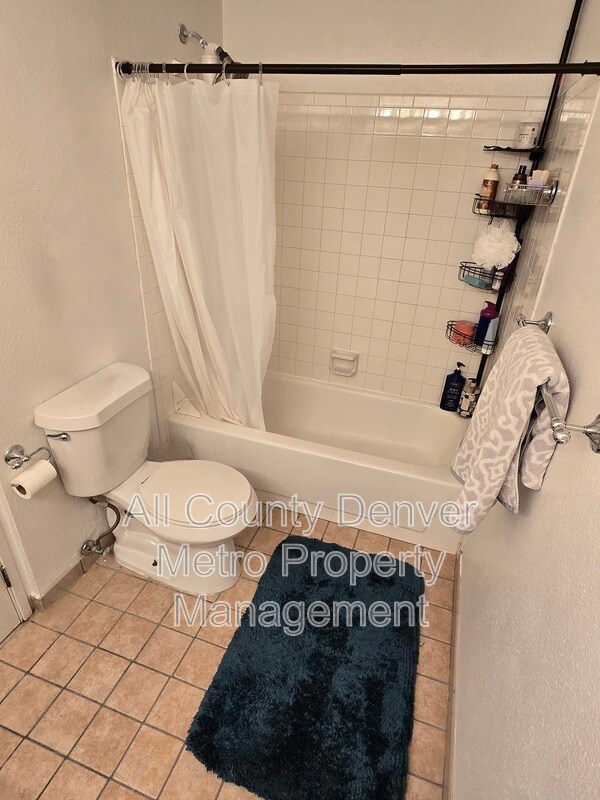 Building Photo - 447 Wright St