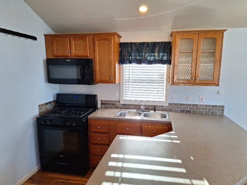 Building Photo - 3841 N Cascade Ave