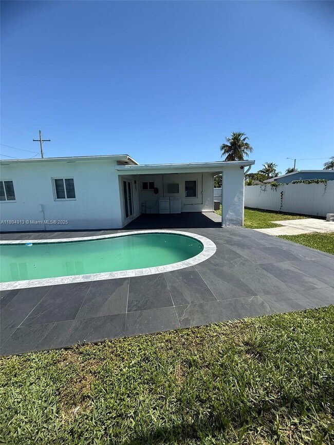 Building Photo - 11520 SW 57th St