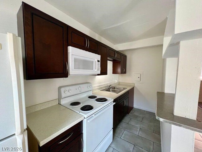 Building Photo - 312 W Cleveland Ave