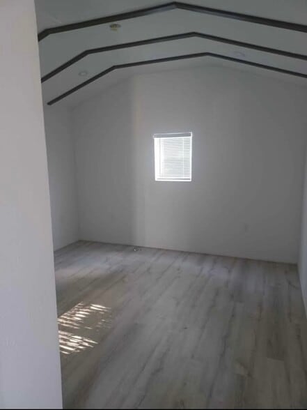 Room - 14 Palm Blvd
