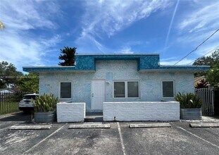 Building Photo - 110 NE 56th St
