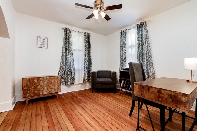 Building Photo - 1304 Dammert Ave